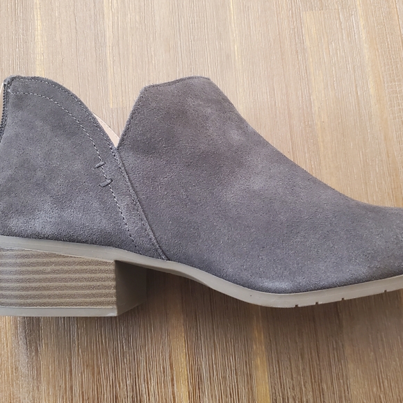Kenneth Cole Charcoal Suede Ankle Booties - Picture 1 of 4